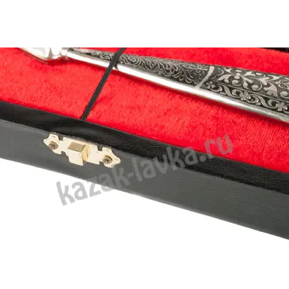 Футляр подарочный для кинжала с стеклом2